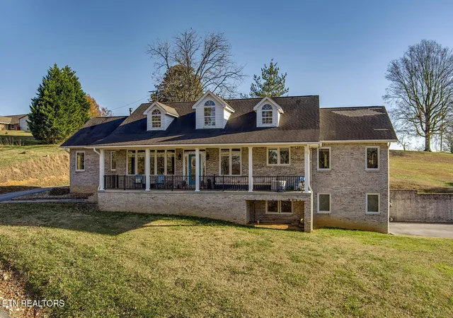 Photo 1 of Single family home for sale at 417 River Rd, Loudon, TN 37774 | MLS# 3280636 | Listing updated on 2026-09-03