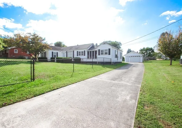 4th image of 319 Mount View Dr, Sparta, TN 38583 | MLS# 3245920