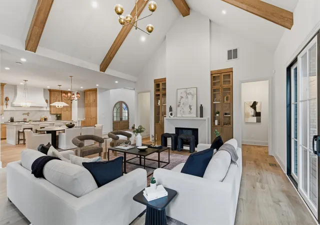 Photo 2 of Mansion for sale at 1006 Rodney Dr, Nashville, TN 37205 | MLS# 3263083 | Listing updated on 2026-10-05
