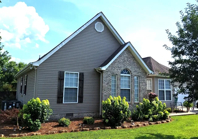 Photo 3 of Single family home for sale at 131 Charlotte Dr, Winchester, TN 37398 | MLS# 3251006 | Listing updated on 2026-08-20