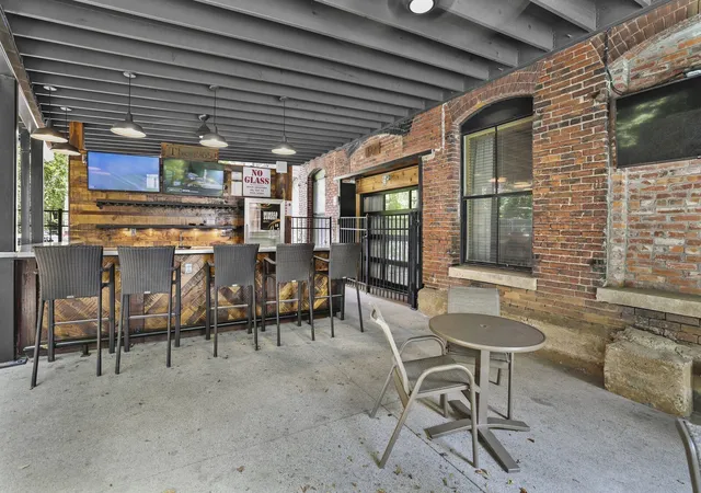 2nd image of 610 21St Ave N, Nashville, TN 37203