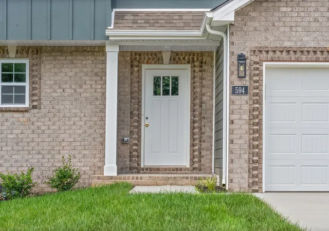 Photo 3 of Single family home for sale at 594 Willow Park Dr, Clarksville, TN 37043 | MLS# 3252093 | Listing updated on 2026-08-20