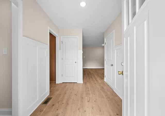 Photo 3 of Single family home for sale at 594 Willow Park Dr, Clarksville, TN 37043 | MLS# 3252093 | Listing updated on 2026-08-20