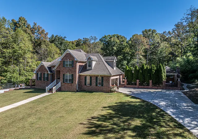 Photo 2 of Single family home for sale at 1194 Spann Rd, Charlotte, TN 37036 | MLS# 3245821 | Listing updated on 2026-08-19