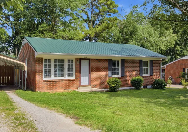 Homes for sale in Columbia, TN | 1919 Lynnwood Dr, Columbia, TN 38401 | MLS# 3246193