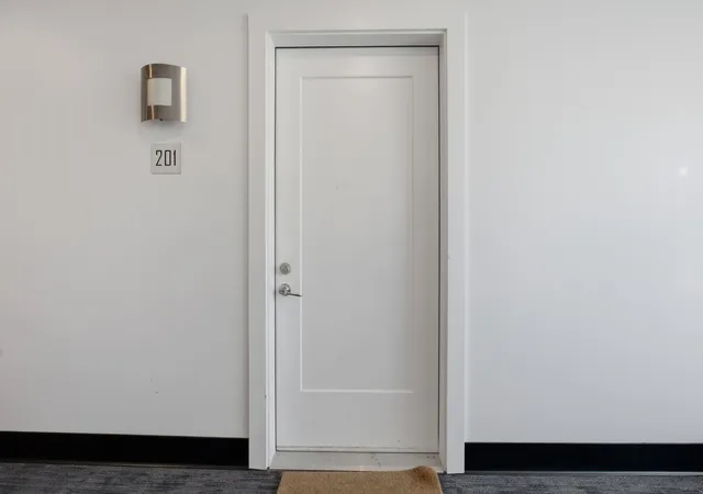 Listing Photo 5 - Condo for sale in building located at 3116 W End Cir, Nashville, TN 37203 - Unit #201