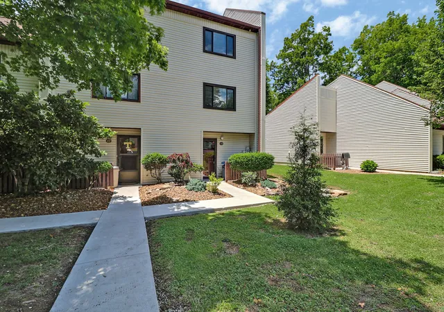 1st image of 48 Wilshire Heights Dr, Crossville, TN 38558 | MLS# 3246401