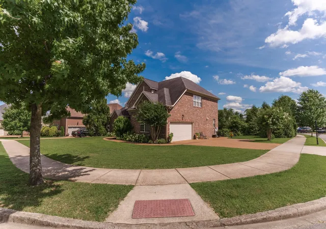 Homes for sale in Gallatin, TN | 1055 Sierra Gorda Dr, Gallatin, TN 37066 | MLS# 3246534