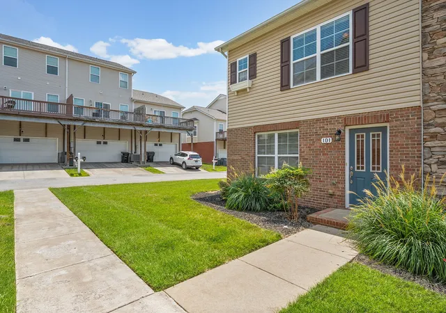 Photo 3 of Sale Pending at 101 Whitman Xing, Clarksville, TN 37043 | MLS# 3259976 | Listing updated on 2026-08-14
