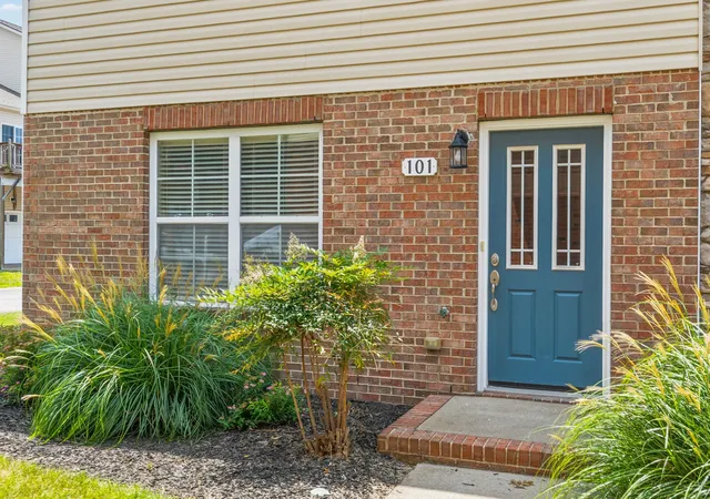 Photo 3 of Sale Pending at 101 Whitman Xing, Clarksville, TN 37043 | MLS# 3259976 | Listing updated on 2026-08-14