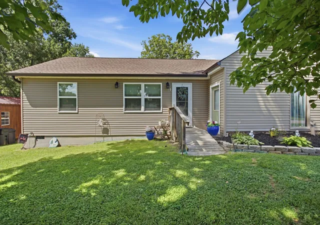 Photo 3 of Single family home for sale at 1330 Chippendale Cir, Columbia, TN 38401 | MLS# 3247156 | Listing updated on 2026-09-12