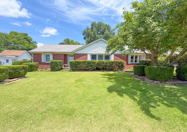 Homes for sale in Pulaski, TN | 544 E Madison St, Pulaski, TN 38478 | MLS# 3245870