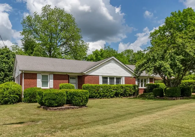Homes for sale in Pulaski, TN | 544 E Madison St, Pulaski, TN 38478 | MLS# 3245870