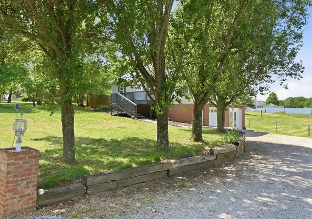 Homes for sale in Ashland City, TN | 1346 Shahan Rd, Ashland City, TN 37015 | MLS# 3251008