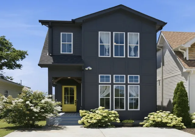 Photo 1 of Single family home for sale at 2421 14th Avenue N, Nashville, TN 37208 | MLS# 3246143 | Listing updated on 2026-08-19