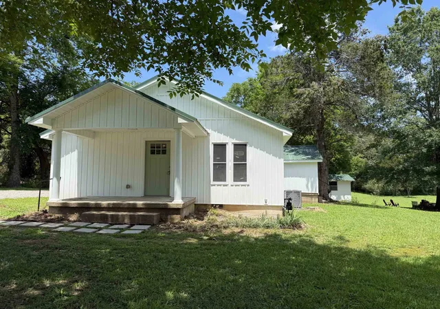 Homes for sale in Saltillo, TN | 48005 Hwy 69, Saltillo, TN 38370 | MLS# 3245873
