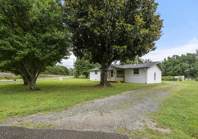 Homes for sale in Burns, TN | 1156 Chestnut Dr, Burns, TN 37029 | MLS# 3246122