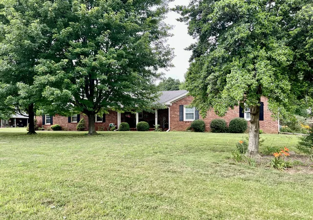 Homes for sale in Franklin, KY | 1010 S College St, Franklin, KY 42134 | MLS# 3245901
