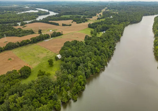 Homes for sale in Castalian Springs, TN | 1113 E Robertson Rd, Castalian Springs, TN 37031 | MLS# 3246477