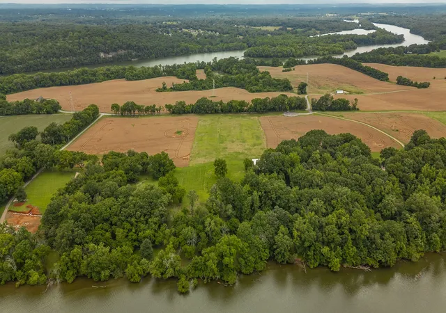 Homes for sale in Castalian Springs, TN | 1113 E Robertson Rd, Castalian Springs, TN 37031 | MLS# 3246477