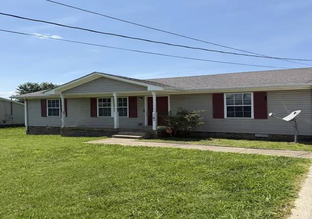 Homes for sale in Oak Grove, KY | 1006 Bush Ave, Oak Grove, KY 42262 | MLS# 3246058