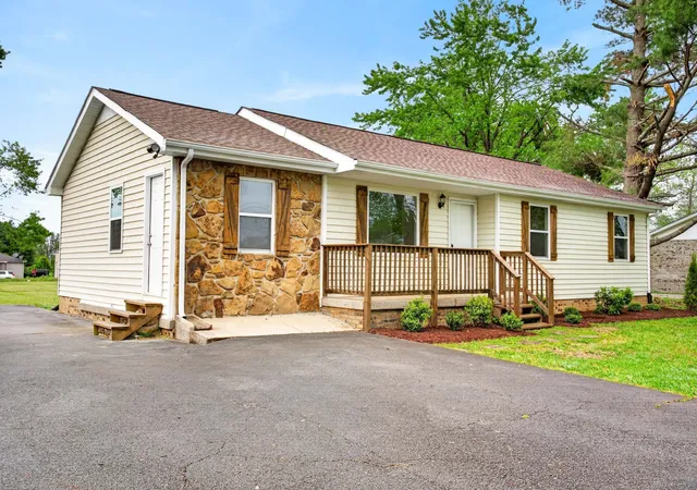 3rd image of 1440 Old Hwy 52, Lafayette, TN 37083 | MLS# 3246138