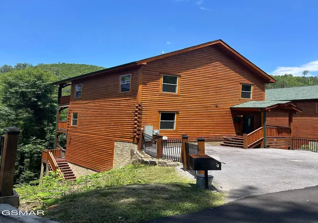 1st image of 842 Black Bear Cub Way, Sevierville, TN 37862 | MLS# 3278311