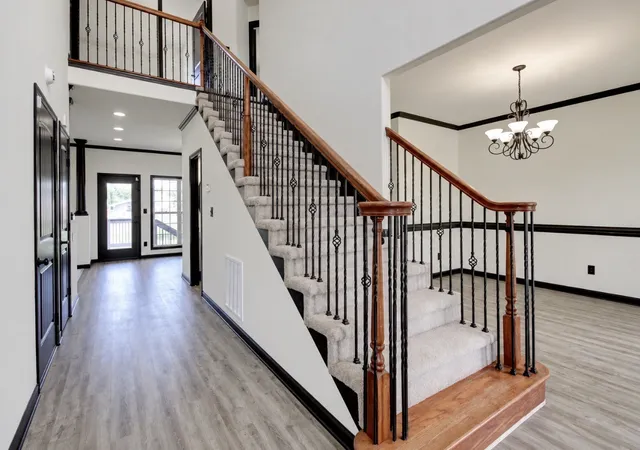 Photo 2 of Single family home for sale at 1145 Chinook Cir, Clarksville, TN 37042 | MLS# 3612067 | Listing updated on 2026-10-06