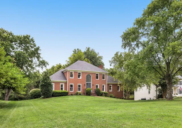 Photo 3 of Single family home for sale at 9318 Navaho Dr, Brentwood, TN 37027 | MLS# 3248381 | Listing updated on 2026-08-30