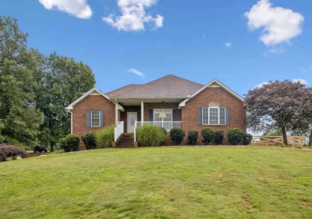 Photo 1 of Single family home for sale at 112 Kelly Ln, Lafayette, TN 37083 | MLS# 3246255 | Listing updated on 2026-08-19