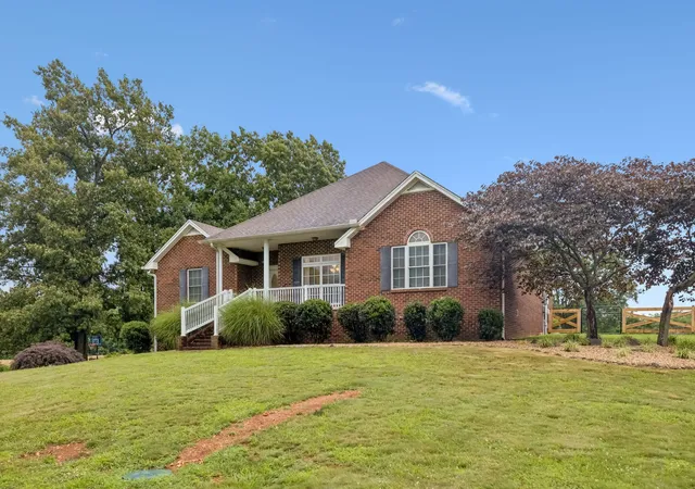 Photo 3 of Single family home for sale at 112 Kelly Ln, Lafayette, TN 37083 | MLS# 3246255 | Listing updated on 2026-08-19