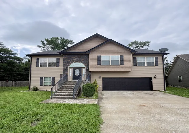 Photo 1 of Sale Pending at 3728 Crisscross Ct, Clarksville, TN 37040 | MLS# 3270611 | Listing updated on 2026-10-29