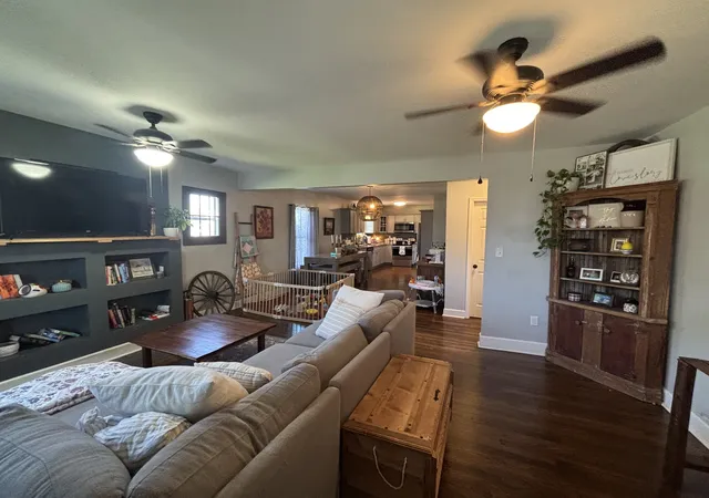 Photo 3 of Single family home for sale at 2303 Duncan Ave, Chattanooga, TN 37404 | MLS# 3246269 | Listing updated on 2026-08-20