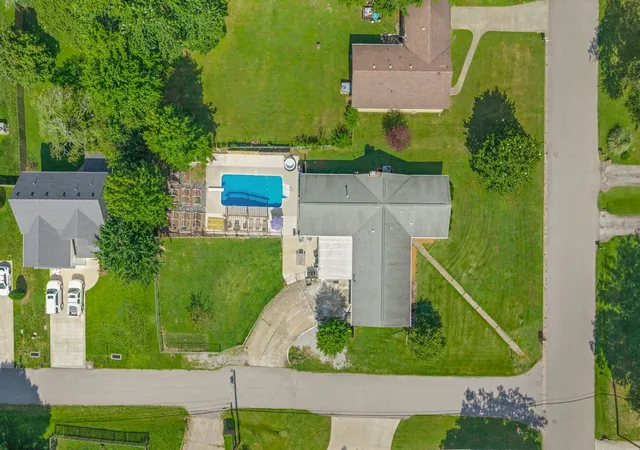 Homes for sale in Clarksville, TN | 2154 N Meadow Dr, Clarksville, TN 37043 | MLS# 3247575