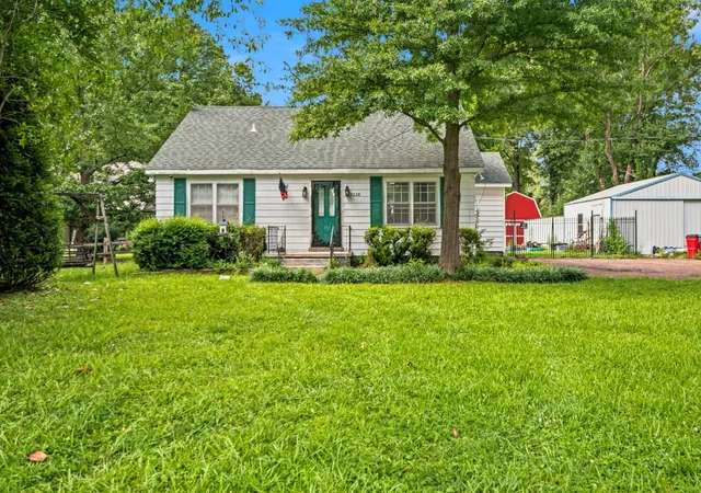 Homes for sale in Memphis, TN | 7228 Centralia Rd, Memphis, TN 38135 | MLS# 3246470