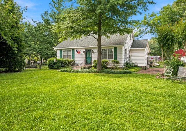 Homes for sale in Memphis, TN | 7228 Centralia Rd, Memphis, TN 38135 | MLS# 3246470