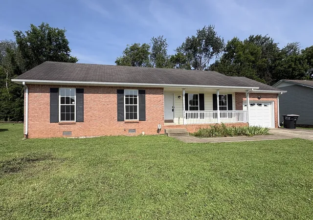 Homes for sale in Clarksville, TN | 216 Grassmire Dr, Clarksville, TN 37042 | MLS# 3249119