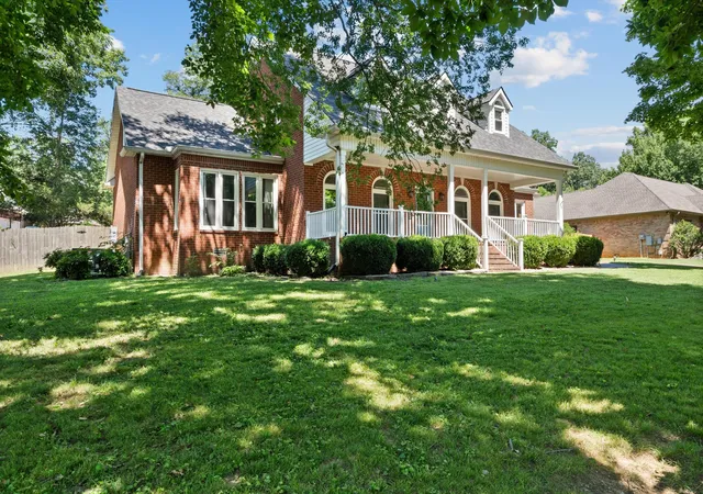 Photo 3 of Single family home for sale at 104 Oak Hl Dr, Smyrna, TN 37167 | MLS# 3246943 | Listing updated on 2026-09-05