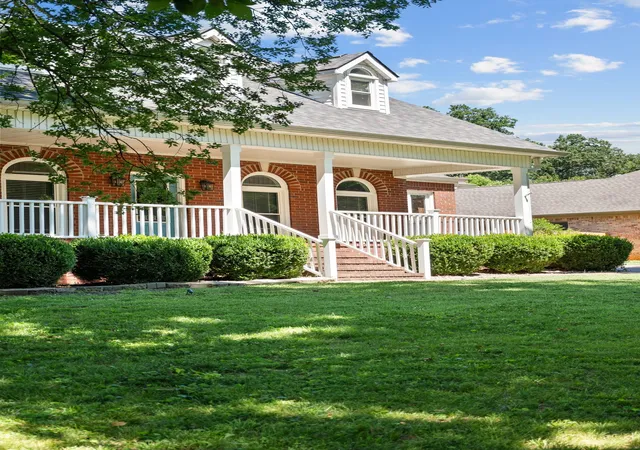 Photo 3 of Single family home for sale at 104 Oak Hl Dr, Smyrna, TN 37167 | MLS# 3246943 | Listing updated on 2026-09-05