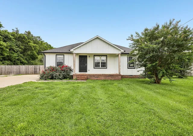 1st image of 2312 Forrest Fields Dr, Chapel Hill, TN 37034 | MLS# 3246529