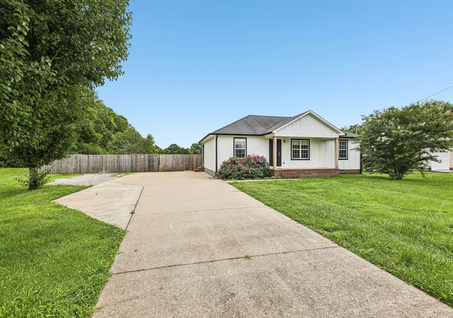 2nd image of 2312 Forrest Fields Dr, Chapel Hill, TN 37034 | MLS# 3246529