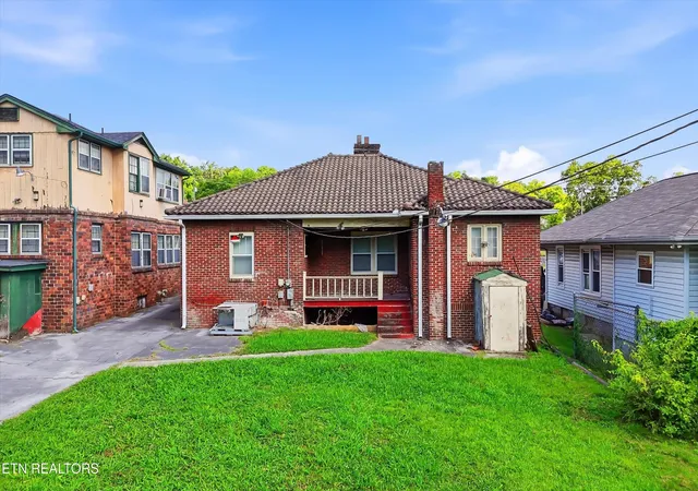 3rd image of 3208 E Magnolia Ave, Knoxville, TN 37914 | MLS# 3246540