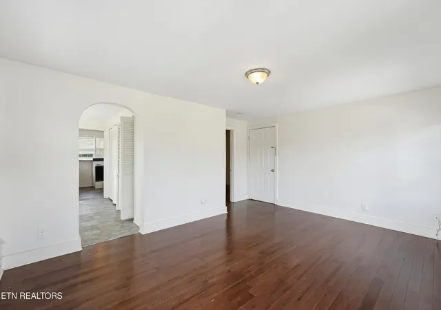4th image of 3206 E Magnolia Ave, Knoxville, TN 37914 | MLS# 3246542