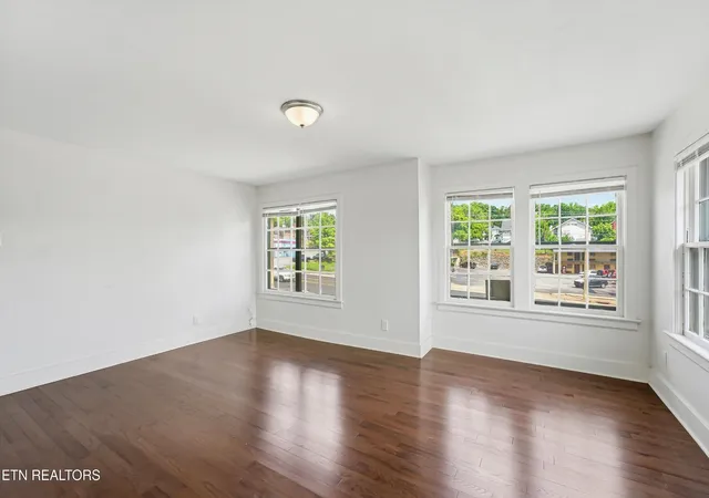 5th image of 3206 E Magnolia Ave, Knoxville, TN 37914 | MLS# 3246542