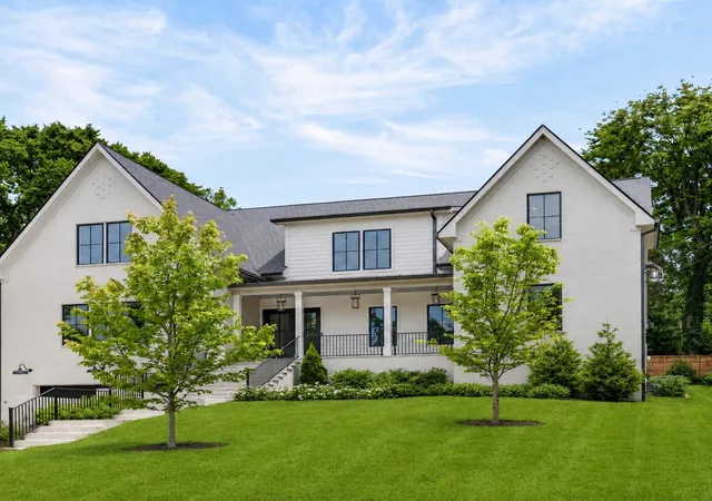 Photo 2 of Mansion for sale at 3618 General Bate Dr, Nashville, TN 37204 | MLS# 3280910 | Listing updated on 2026-08-20