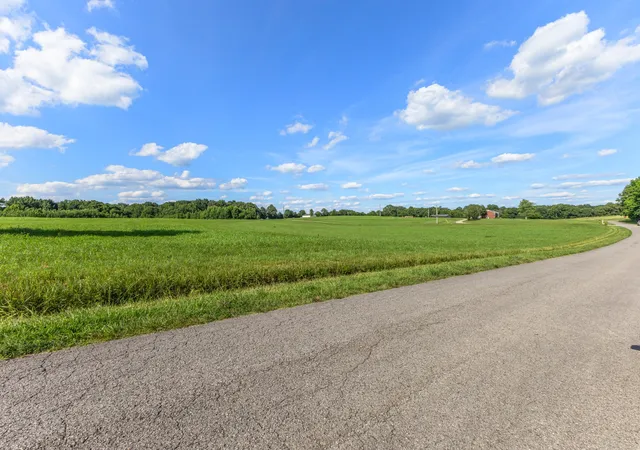 Homes for sale in Chapmansboro, TN | 5 Poplar Ridge Rd, Chapmansboro, TN 37035 | MLS# 3246554