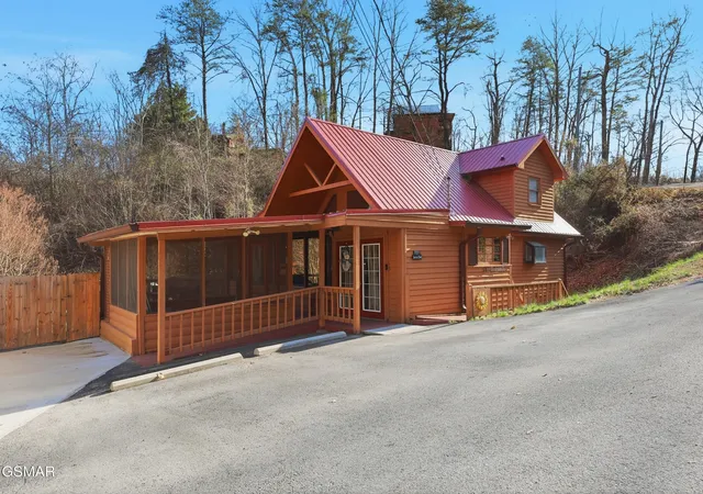 Homes for sale in Sevierville, TN | 727 Sunrise Boulevard, Sevierville, TN 37862 | MLS# 3269548
