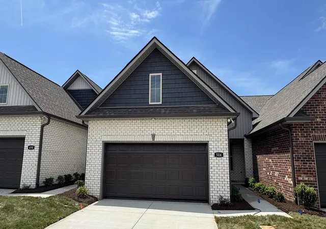 Photo 2 of Townhouse for sale at 504 W Foxrun, Springfield, TN 37172 | MLS# 3247006 | Listing updated on 2026-10-04