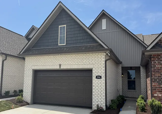 Photo 3 of Townhouse for sale at 504 W Foxrun, Springfield, TN 37172 | MLS# 3247006 | Listing updated on 2026-10-04
