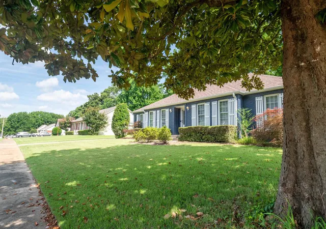 Photo 3 of Single family home for sale at 6102 Sugar Tree Dr, Bartlett, TN 38134 | MLS# 3545256 | Listing updated on 2026-10-01